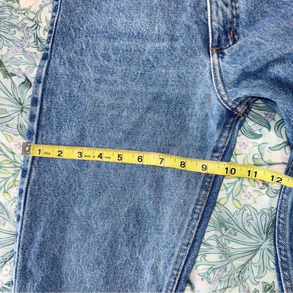 GUESS Women's Light Blue High Rise Jeans Size 28/ 25” - Picture 13 of 13